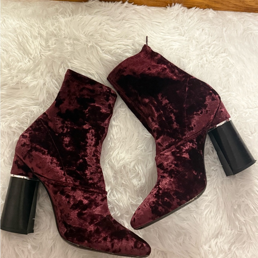 Vero Cuoio Purple Heeled Boots with Chunky Heel